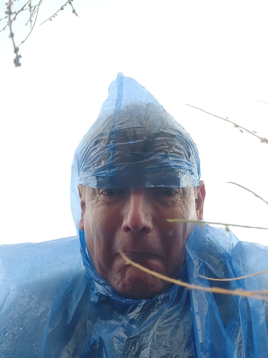 Fp1  was like...#DutchGP maar dan toch  een blauwe poncho... <a href="/RaceReporterNL/">RaceReporter F1 Podcast</a> <a href="/Erwin1618/">ErwinF1</a>