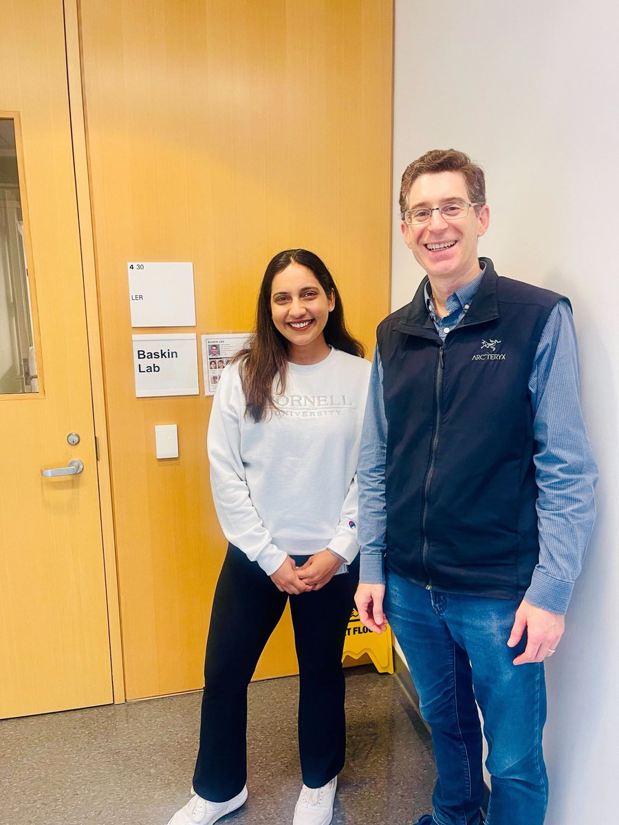 basktastic's tweet photo. Fond farewell to visiting student Shradda Vadodaria — it’s been fun having you help build out our chemoproteomics efforts and share tasty British tea and biscuits with us. Best wishes for the rest of your PhD in the @TateScience lab @imperialcollege! https://t.co/QJhDJTaWYc