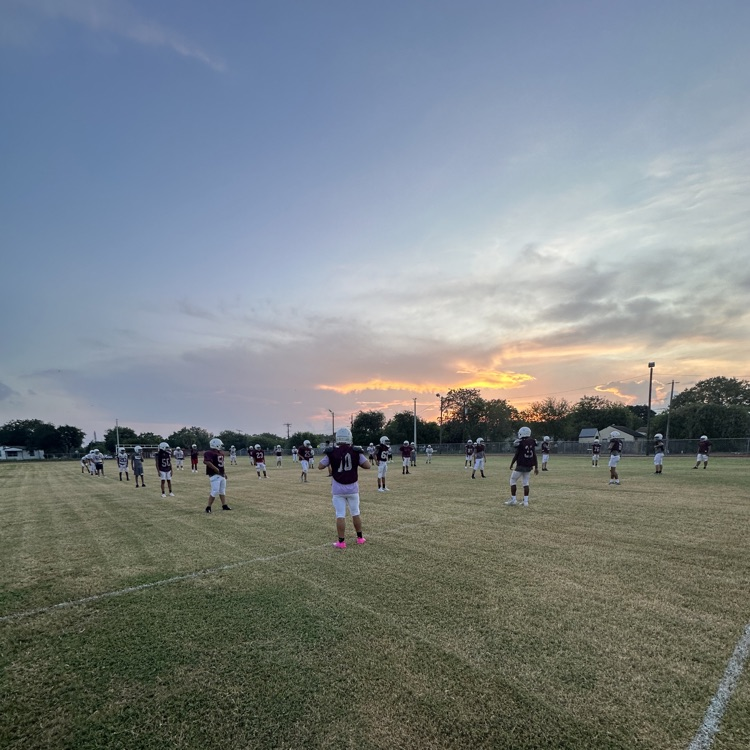 DriscollRangers's tweet photo. What a beautiful day for football practice. #RangerPride #TakingItToTheNextLevel #CCISDproud https://t.co/1X3XzfO5sh