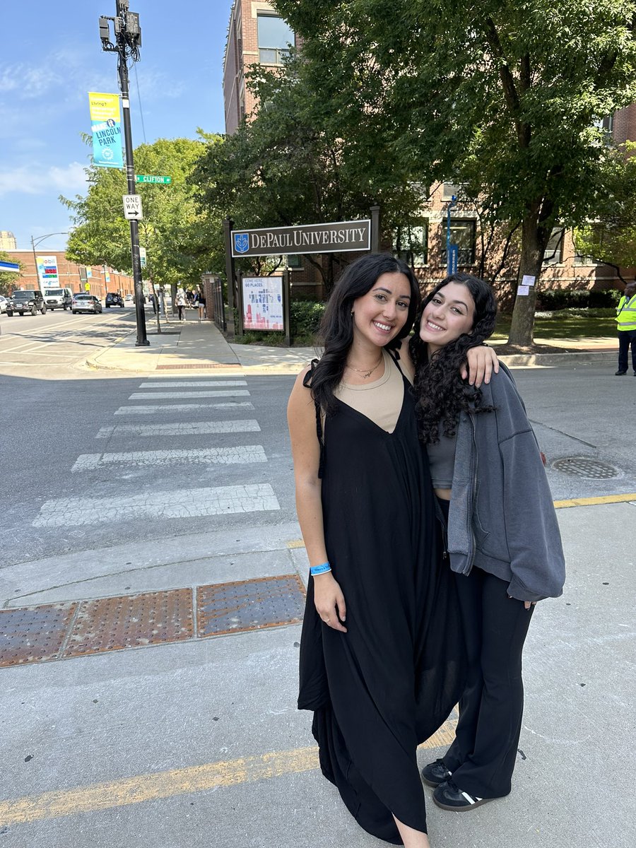 mariammackar's tweet photo. My college move in day in 2016 vs. my sister’s move in day 8 years later 😭 https://t.co/g8qh7Vm3LH
