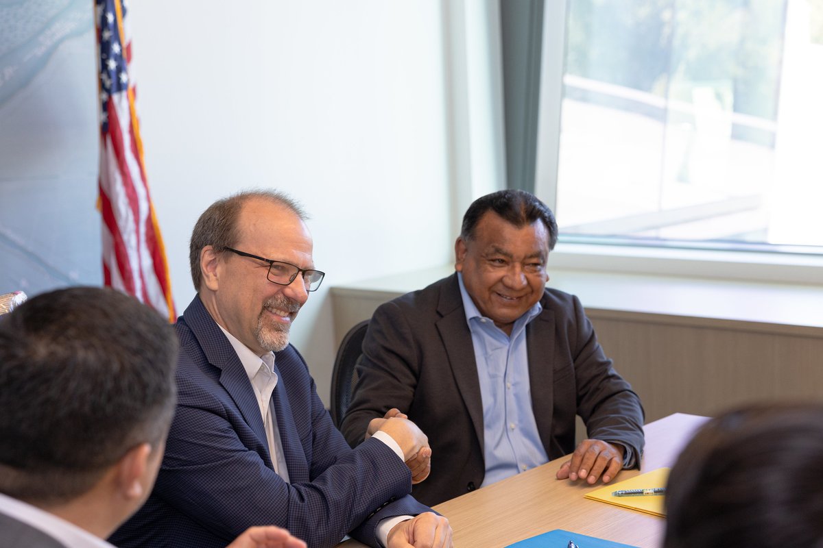 CalEnergy's tweet image. 📢Big news!

Recently, #CalEnergy Commissioner Andrew McAllister signed a partnership agreement (MOU) with the Energy Commission of Baja California, MX.🤝🇲🇽

The 2 states will collab on #RenewableEnergy, #GridReliability, zero-emission mobility, &amp;amp; more!💪⚡

#BuildingEfficiency