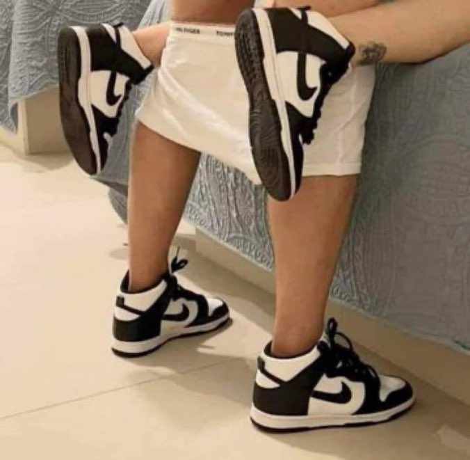 chirosz69's tweet photo. Imaginate con esos tenis https://t.co/WsUPVa2bLa