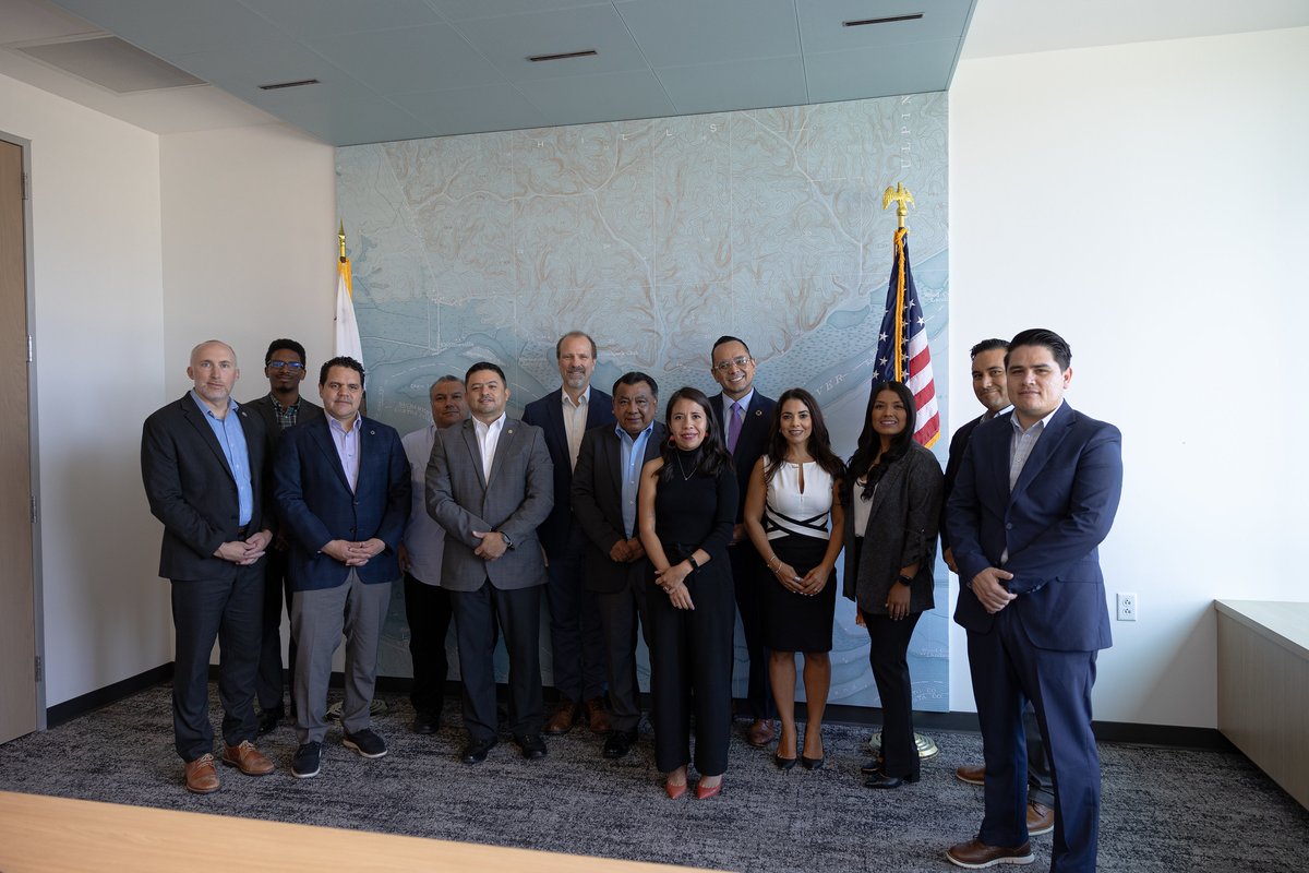 CalEnergy's tweet image. 📢Big news!

Recently, #CalEnergy Commissioner Andrew McAllister signed a partnership agreement (MOU) with the Energy Commission of Baja California, MX.🤝🇲🇽

The 2 states will collab on #RenewableEnergy, #GridReliability, zero-emission mobility, &amp;amp; more!💪⚡

#BuildingEfficiency