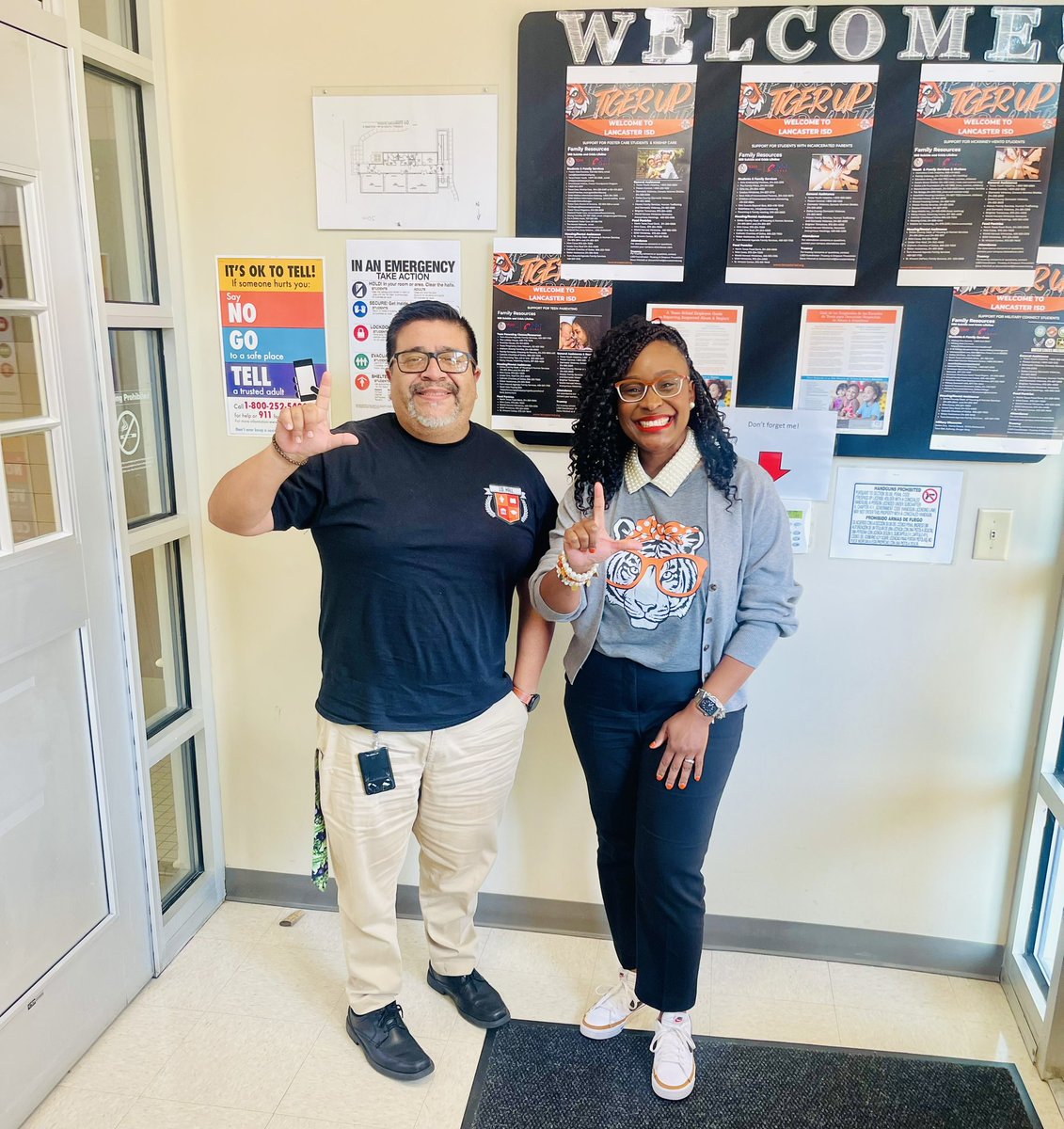 CherishPipkins's tweet image. It was another productive day supporting #WEBO Principals in @LancasterISD! 
🐅🐾💪🏾
@LISD_Careers @russ_addison @MistaAnderson7