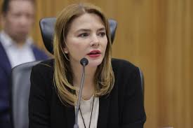 el_amuleto's tweet photo. #ULTIMAHORA 

¡La consejera sorprende con su voto a favor de respetar lo que dice la constitución en la sesión de hoy en el INE!

Ella está del lado correcto de la historia.

Grande Carla Humphrey ✍️🇲🇽 https://t.co/DfHb7NC7ri