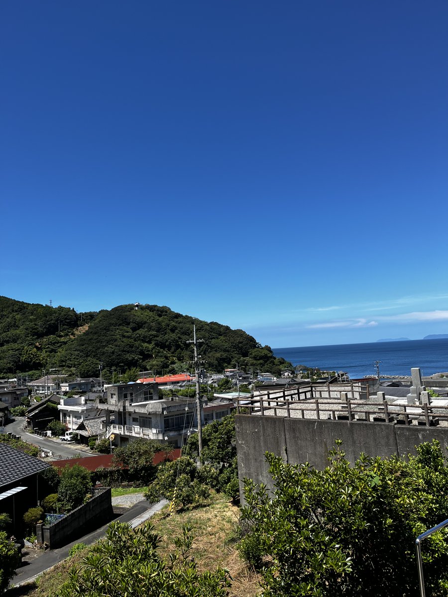 おはバブル🫧
遅めの夏休み帰省。先祖のお墓参りをしてきました。
会える時に帰ったり人に会うのも大事ですね。
毎日毎日暑いですが、今日も、よろしくお願いします！

x.com/bubble_pokernf…

#PGN