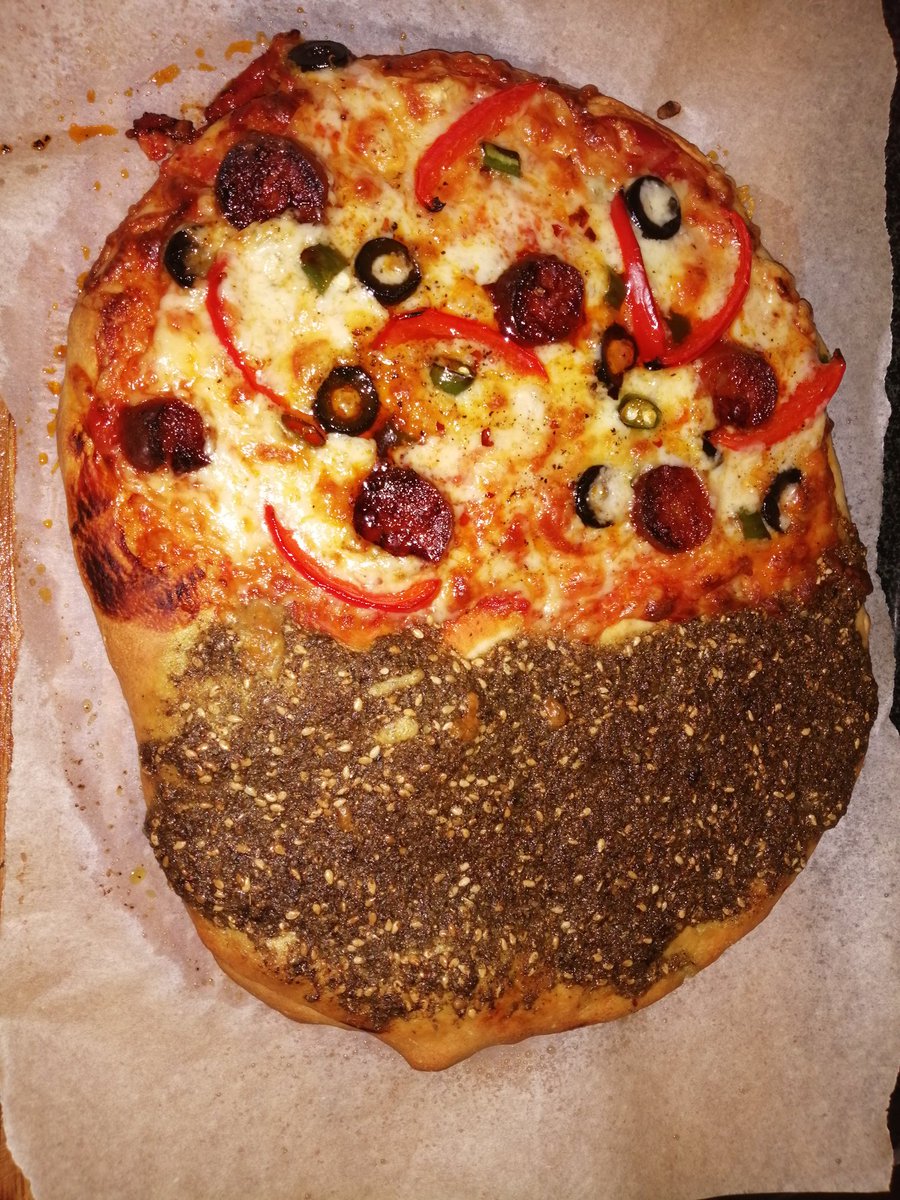 #Friday #pizza half and half, #chili #aldi chorizo and zaatar, a modern classic in #Wales