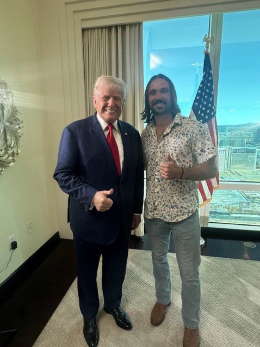 🚨BREAKING: #Raiders Pro Bowl starting quarterback Gardner Minshew spent time meeting with former President Donald Trump yesterday in Las Vegas.