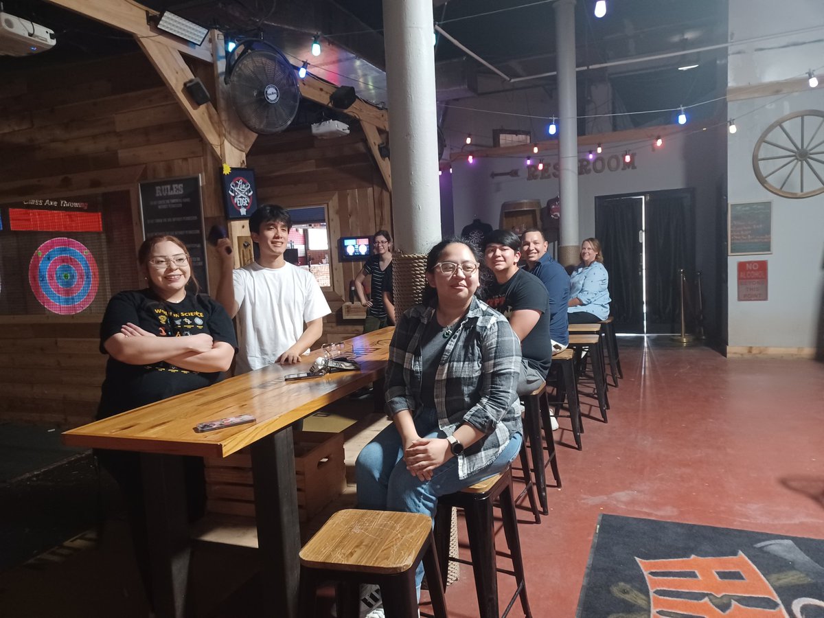 StMU_URISE's tweet photo. Team building with our #URISE and UP trainees! #axethrowing https://t.co/VZzJo78xGb