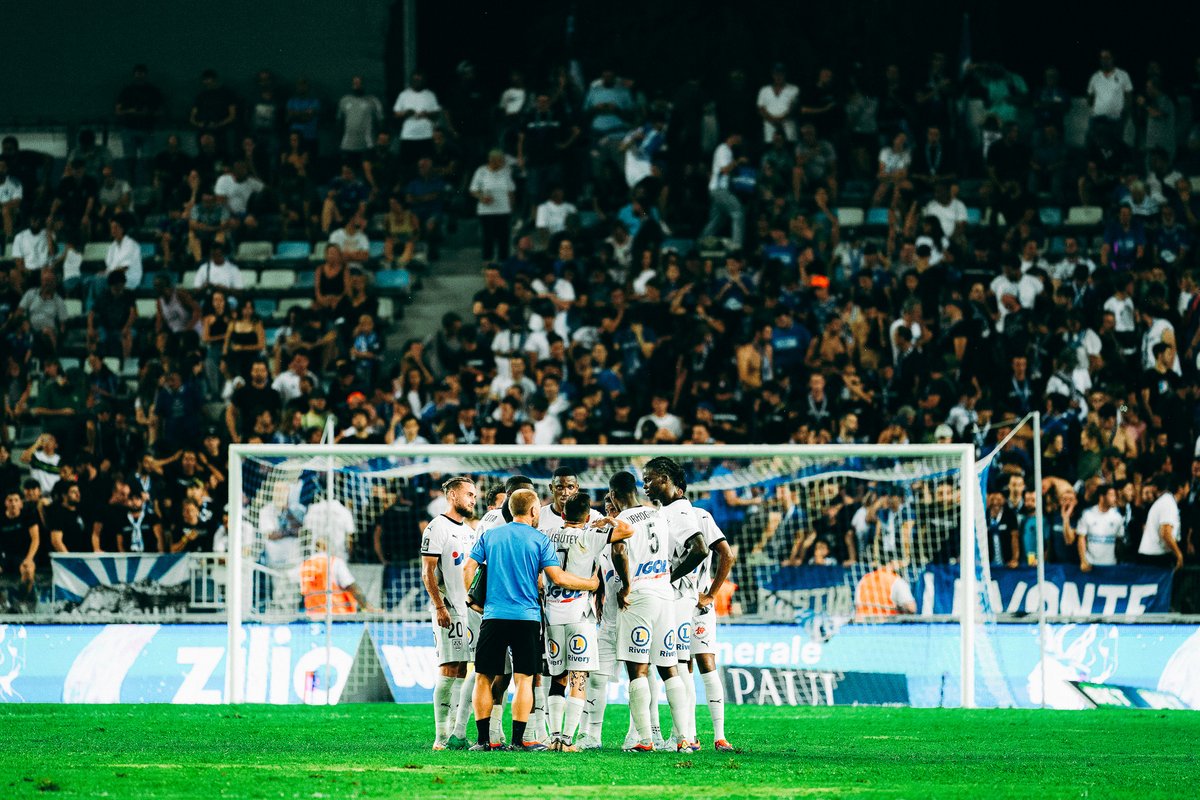 Match compliqué ce soir face à une équipe de Bastia déterminée. Nous avons été proche d'égaliser dans les dernières minutes. L'état d'esprit était là. Notre équipe a montré qu'elle savait répondre présente. Soyons nombreux à les soutenir lors de la réception de Lorient.

#TeamASC