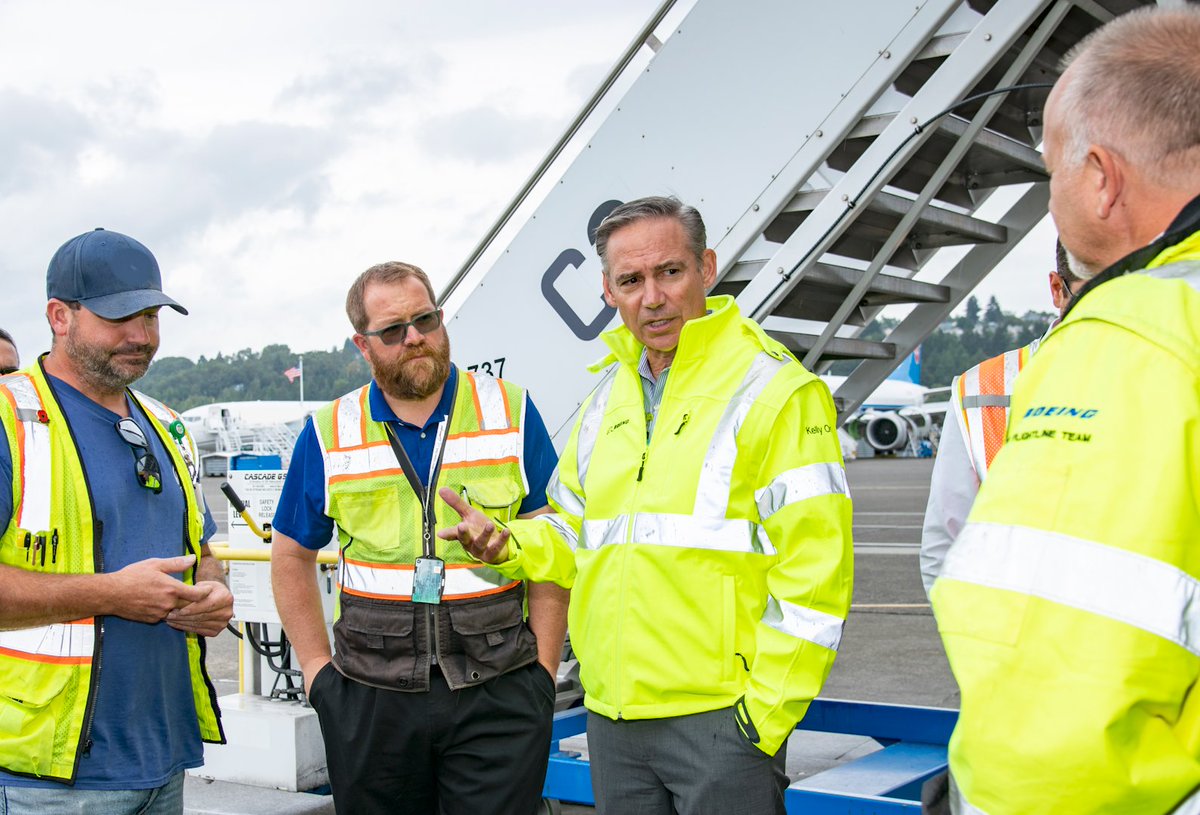 BoeingWA's tweet photo. Kelly Ortberg, our CEO, recently visited our Everett factory and Seattle Delivery Center to meet with employees who design, build and deliver our airplanes.

He listened to their ideas and asked questions about the intricate work that they do and the challenges they face. https://t.co/CK3kSnJrbY