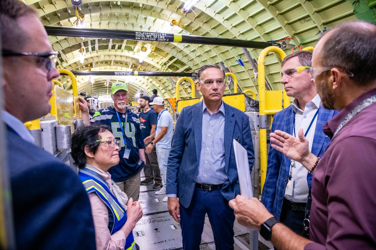 BoeingWA's tweet photo. Kelly Ortberg, our CEO, recently visited our Everett factory and Seattle Delivery Center to meet with employees who design, build and deliver our airplanes.

He listened to their ideas and asked questions about the intricate work that they do and the challenges they face. https://t.co/CK3kSnJrbY