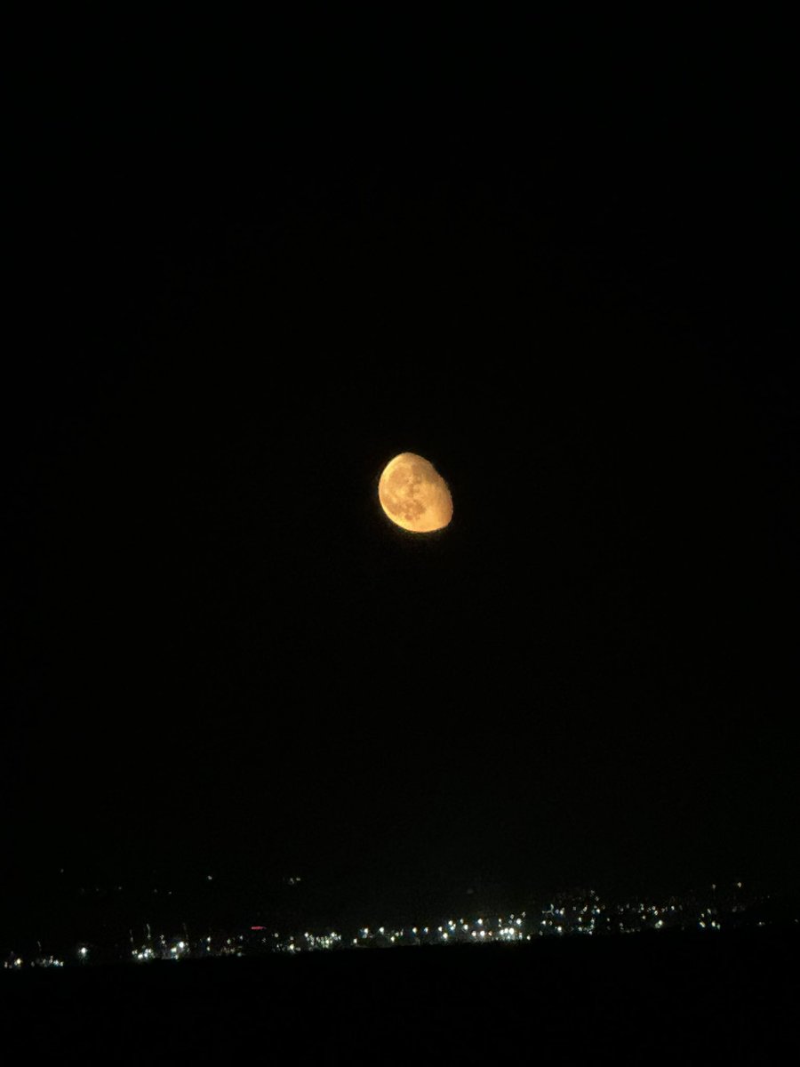 Bu gece ay çok güzeldi bilmem ilginizi çeker mi