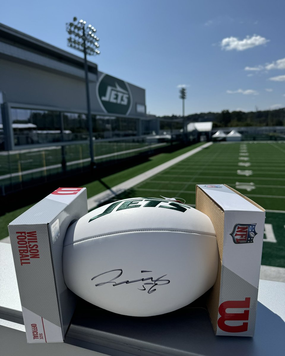 Woody Johnson (@woodyjohnson4) on Twitter photo Another big year incoming for <a href="/quincywilliams_/">Quincy Williams</a> . Who wants this signed football?
Follow and retweet for a chance to win.
Rules: nyj.social/3XiUgp7 #Sweepstakes Another big year incoming for <a href="/quincywilliams_/">Quincy Williams</a> . Who wants this signed football?
Follow and retweet for a chance to win.
Rules: nyj.social/3XiUgp7 #Sweepstakes