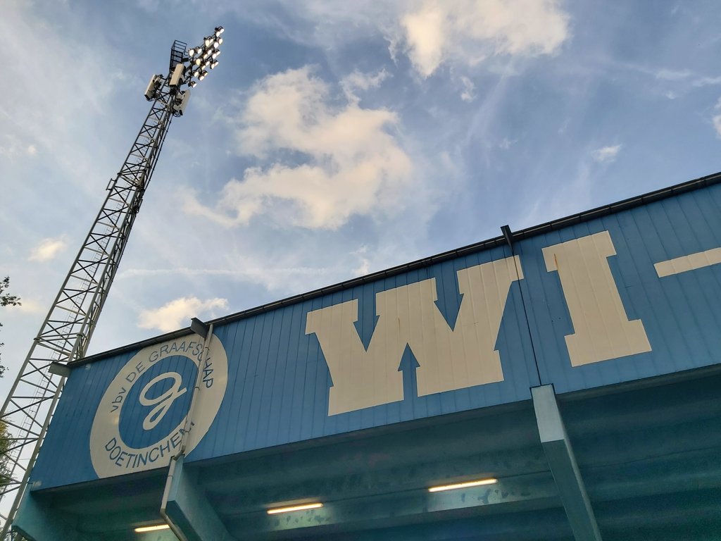 nielsvenus's tweet photo. De Graafschap pakte vanavond op de valreep een punt tegen Jong @fcutrecht; 2-2 β
Stadion De Vijverberg, Doetinchem π
#GRAutr #DeGraafschap #fcutrecht #groundhopping https://t.co/TI0Ocu86Mo