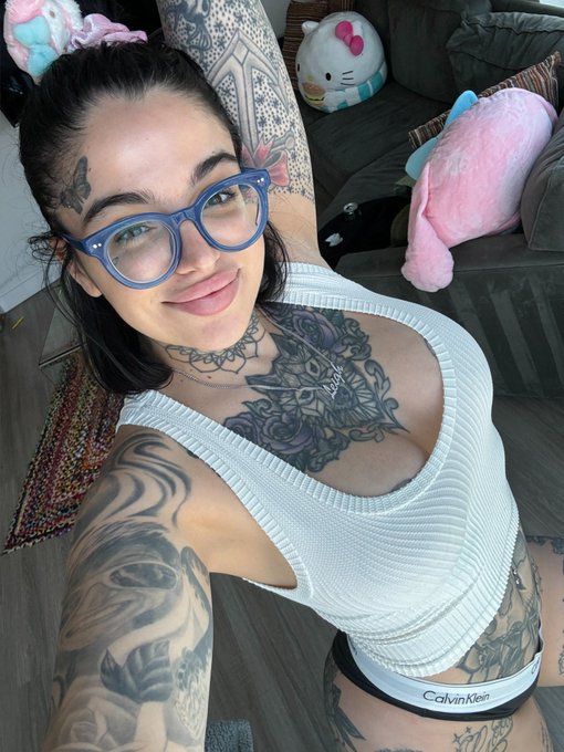 Hey 🤓 https://t.co/px9sJ2YJpa