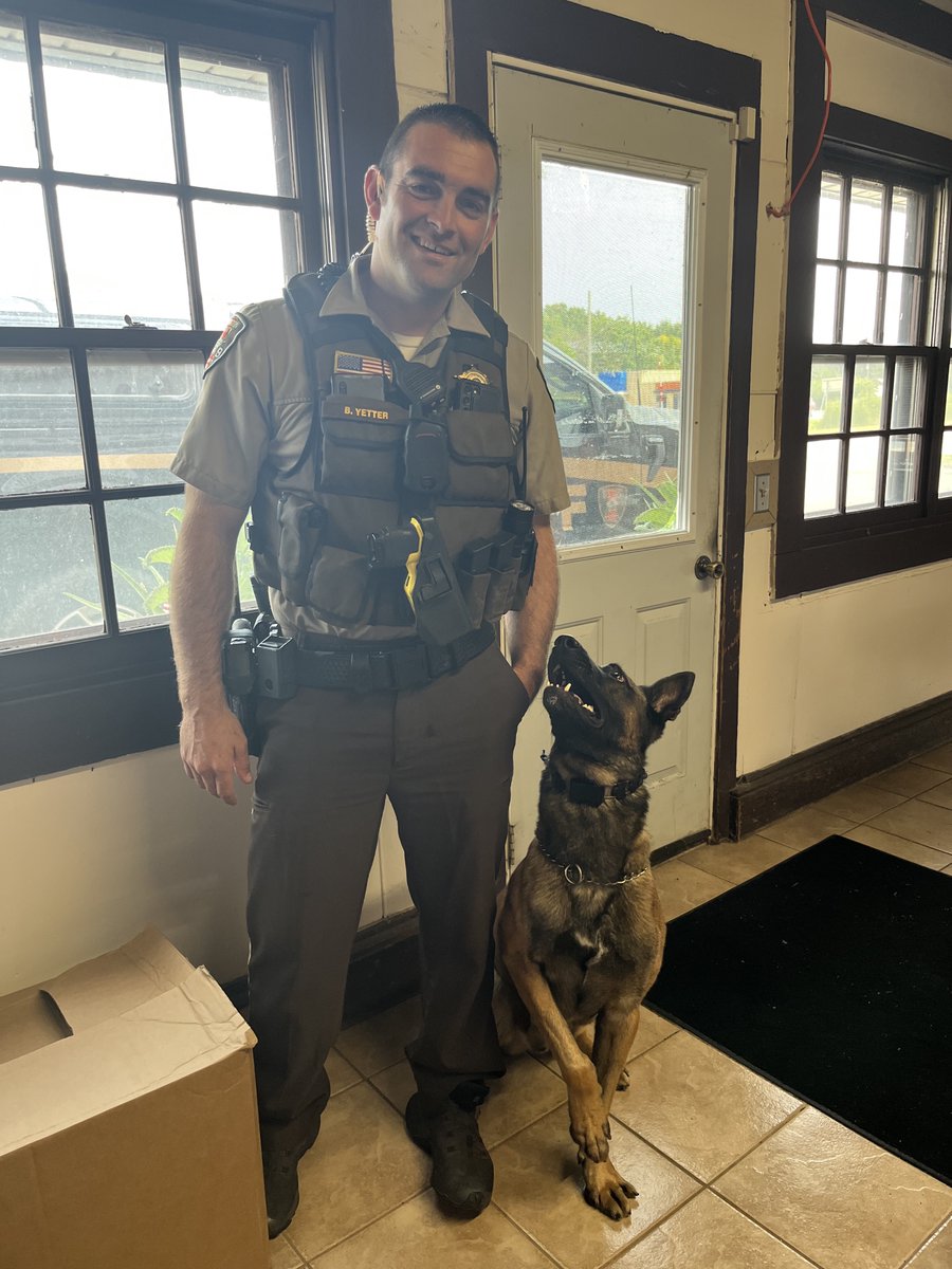 ForestLakePrint's tweet photo. We produce the USPCA Region 18 K-9 Trial Awards and today we received a visit from the NATIONAL CHAMPION K-9 Huck and his handler Deputy Brandon Yetter of the Washington County Sheriff's Office! https://t.co/JV4elczTSE