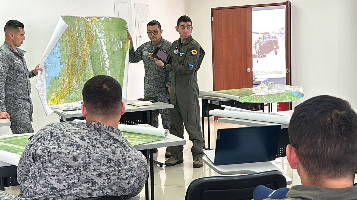 FuerzaAereaCol's tweet photo. Con el propósito de continuar aportando y fortaleciendo la loable misión de salvar vidas, el  #CENRP de su @FuerzaAereaCol certificó a 19 militares como Coordinadores de Misión SAR

▶️ https://t.co/01Jl03b32M

#SiempreFirmes
#AdAstra🚀 https://t.co/RRMN3uthmZ