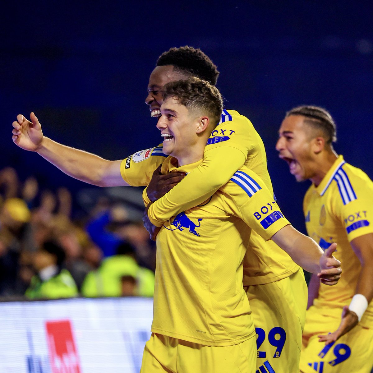 LUFC's tweet photo. 👌 Beating Wednesday on a Friday! https://t.co/1BKS20NS3s