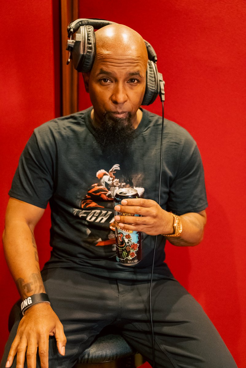 Comment who you want to see me in the booth with!

<a href="/TourWater/">Monster Tour Water</a>

#MonsterTourWaterBrandPartner #Ad #Sponsorship