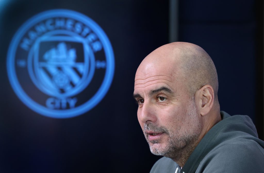🚨🔵 Pep Guardiola on players leaving after Gündogan’s arrival: “No, everyone stays”.

“We do not have the depth of squad, we have 19, 20, 21 players”.

“There’s a lot of games and everyone has to fight”, says via <a href="/City_Xtra/">City Xtra</a>.