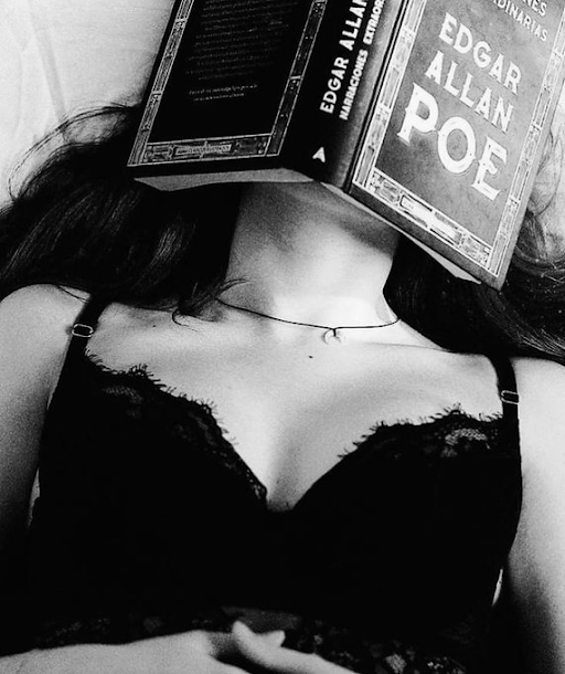 … deseo desnudarte lentamente mientras lees... escribir versos con tus silencios inundados de tu delicioso erotismo… humedecer a besos la sintaxis de esta pasión... demostrarte que tú y sólo tú le das significado a mis poemas…

youtu.be/eNYbXJKusr4