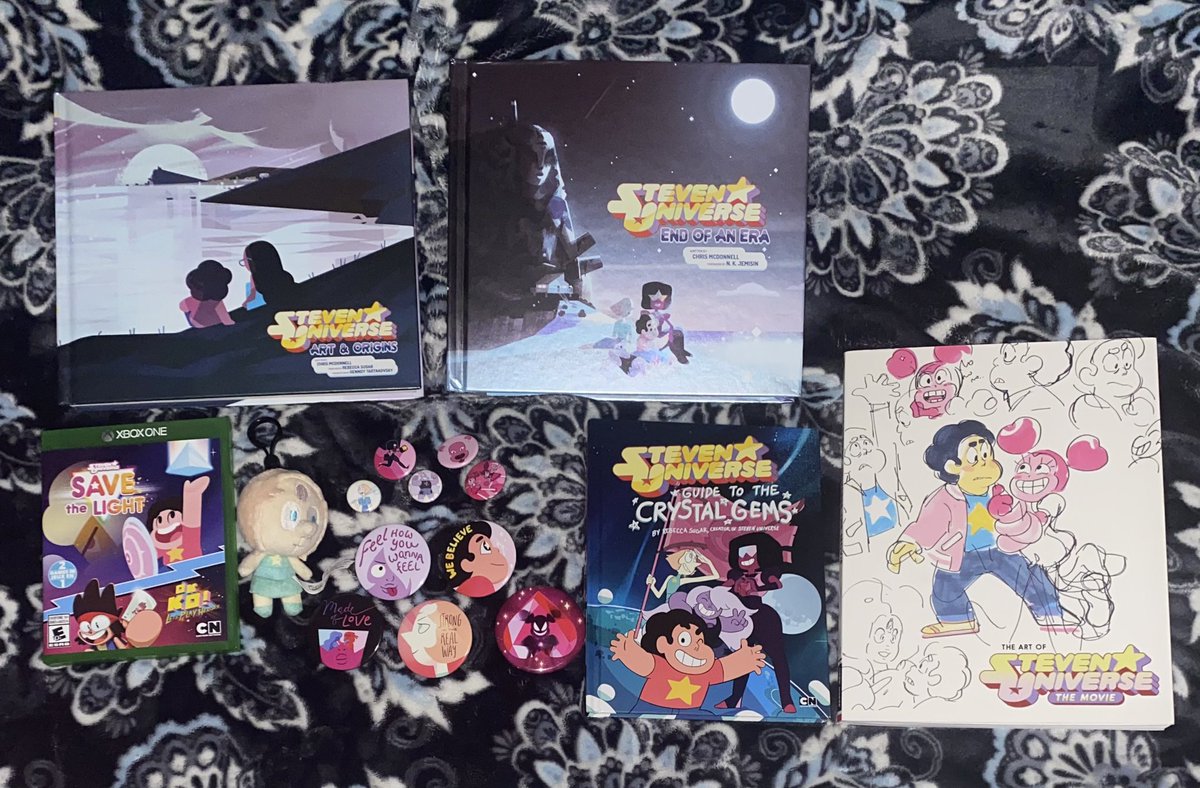 Samsterr_r's tweet photo. My SU Collection - 🧵
#RenewStevenUniverse
Books, pins, keychain, and STL. https://t.co/G7cEgDX5Zg
