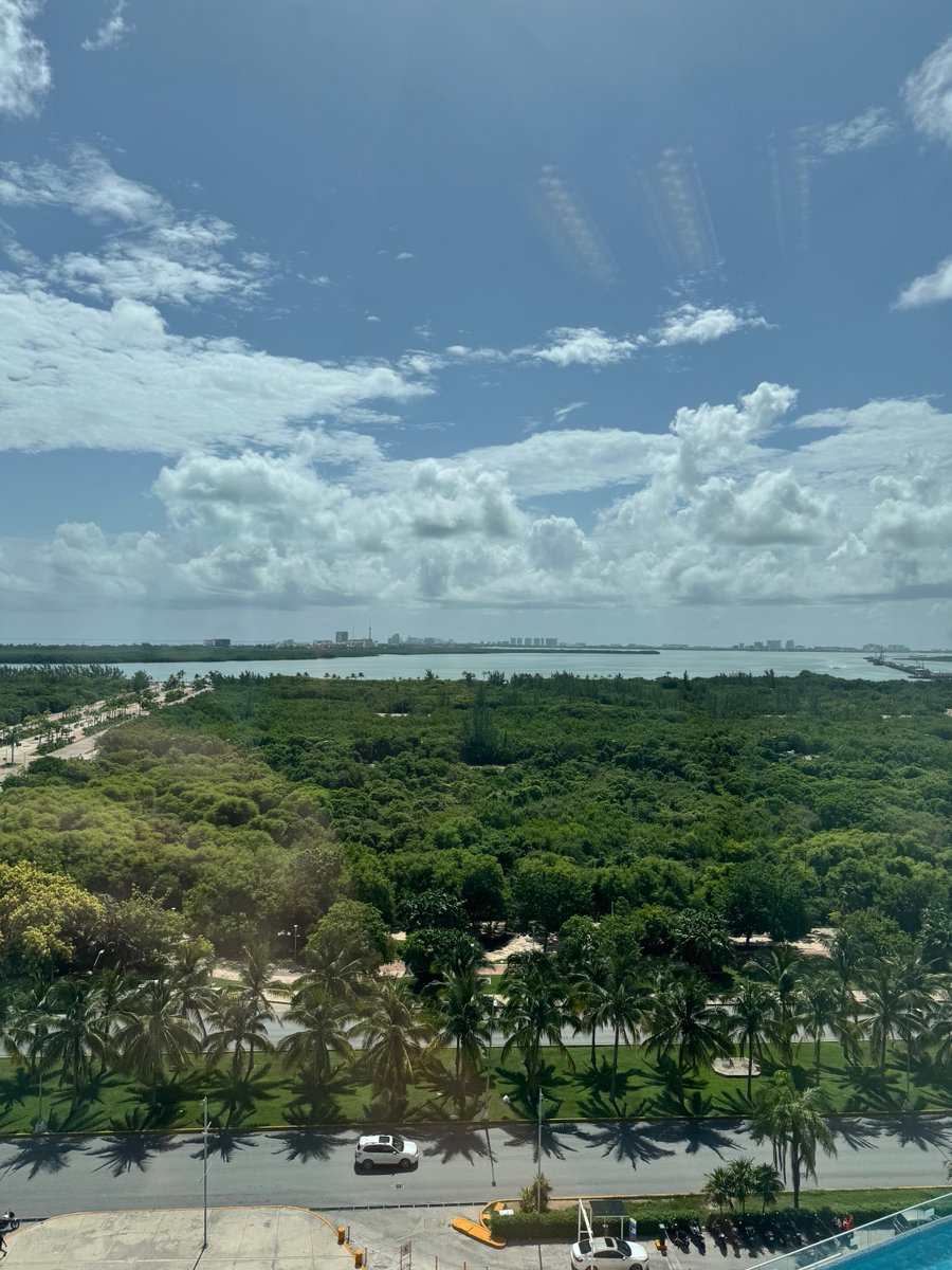 m7services's tweet image. M7 Services is excited to announce the grand opening of our newest office in Cancun, Mexico! This ribbon-cutting ceremony marks a significant milestone for M7 Services as we expand our international IT MSP operations.
#M7Services #ITMSP #M7Proud #BusinessExpansion #HospitalityIT