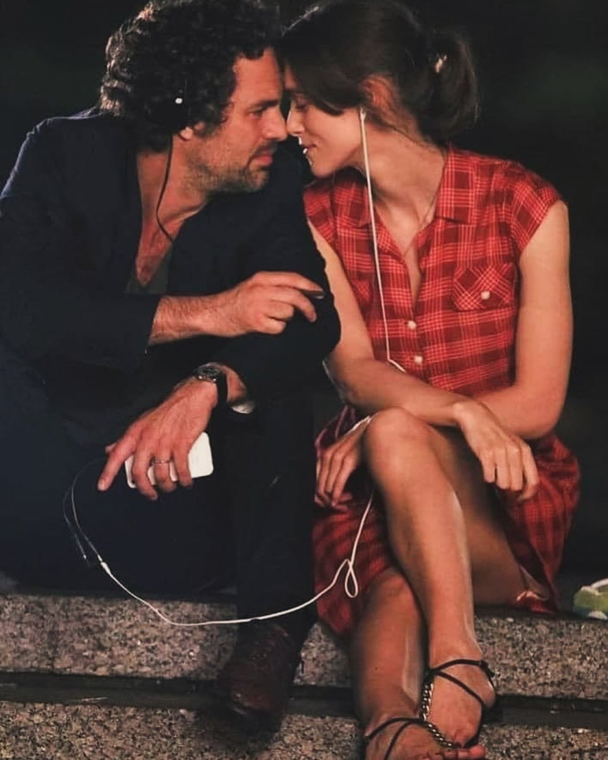 “Si alguna vez dejamos de hablar, y no sabes cómo regresar, mándame una canción.”