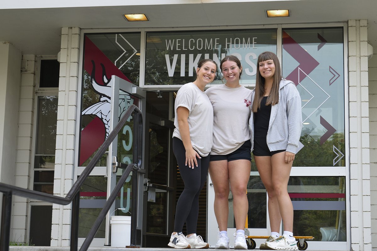 VCSU's tweet image. All moved in. 🏡

#newhome #vikingvoyage #welcomeweekend #vcsu