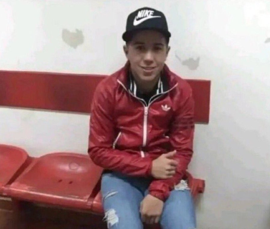 valtnrm91's tweet photo. iba a hacer ejercicio pero justo entre a youtube y estaba tdt así que me acosté a ver https://t.co/ufgSyYw0Tw