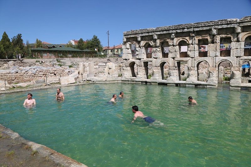 baharcetiner_'s tweet photo. Yozgat'ta bir Roma hamamı var, Basilica Therma. Hamamın hakkını veriyorlar🙂 Bu yapı 2000 yıldan beri ayakta. Bir de Yozgat'ta hayat yok derler. https://t.co/j4j57R2NNt