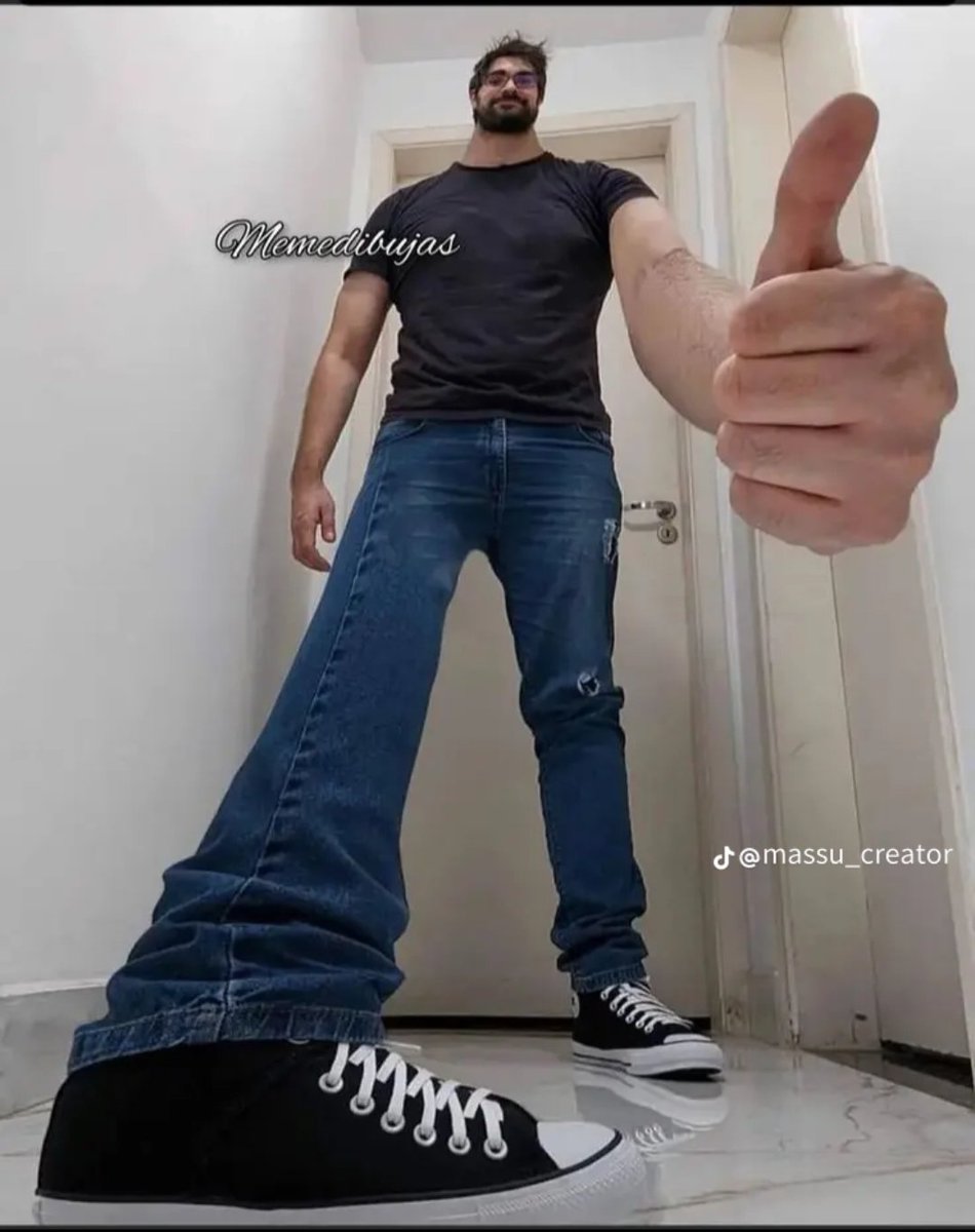 DeanArt6's tweet photo. Chicos no se vale,las pocas veces que me arriesgo a hacer perspectiva por más que pongo referencias siento que me sale así JAJAJAAJ https://t.co/MlGZY1ZB9E