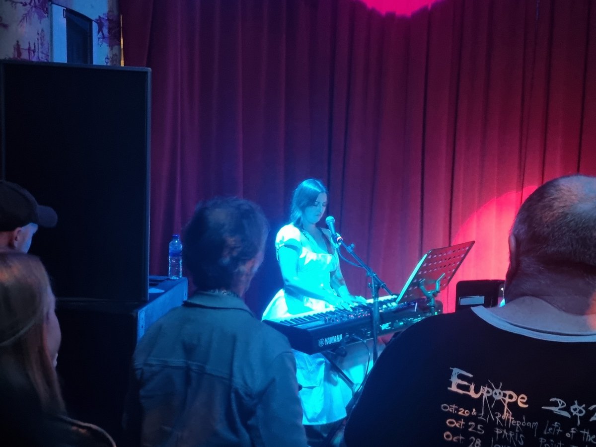Johnny__Mcr's tweet photo. Two great solo sets by @danagavanski   and @jessswilliamson tonight at Deaf Institute Manchester. https://t.co/ezqApLHoTQ