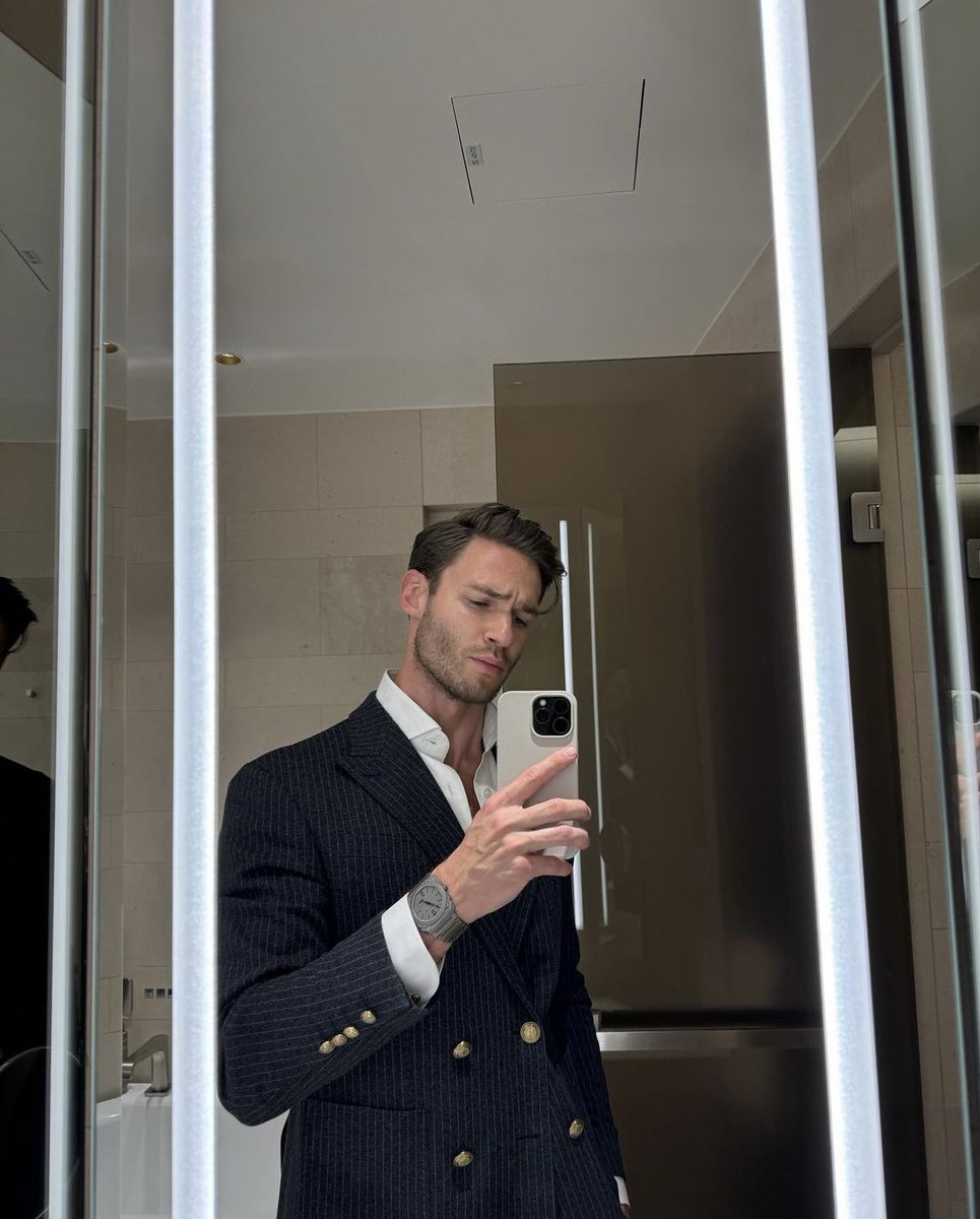 𝖊𝗹𝗶𝗮𝘀. tweet media