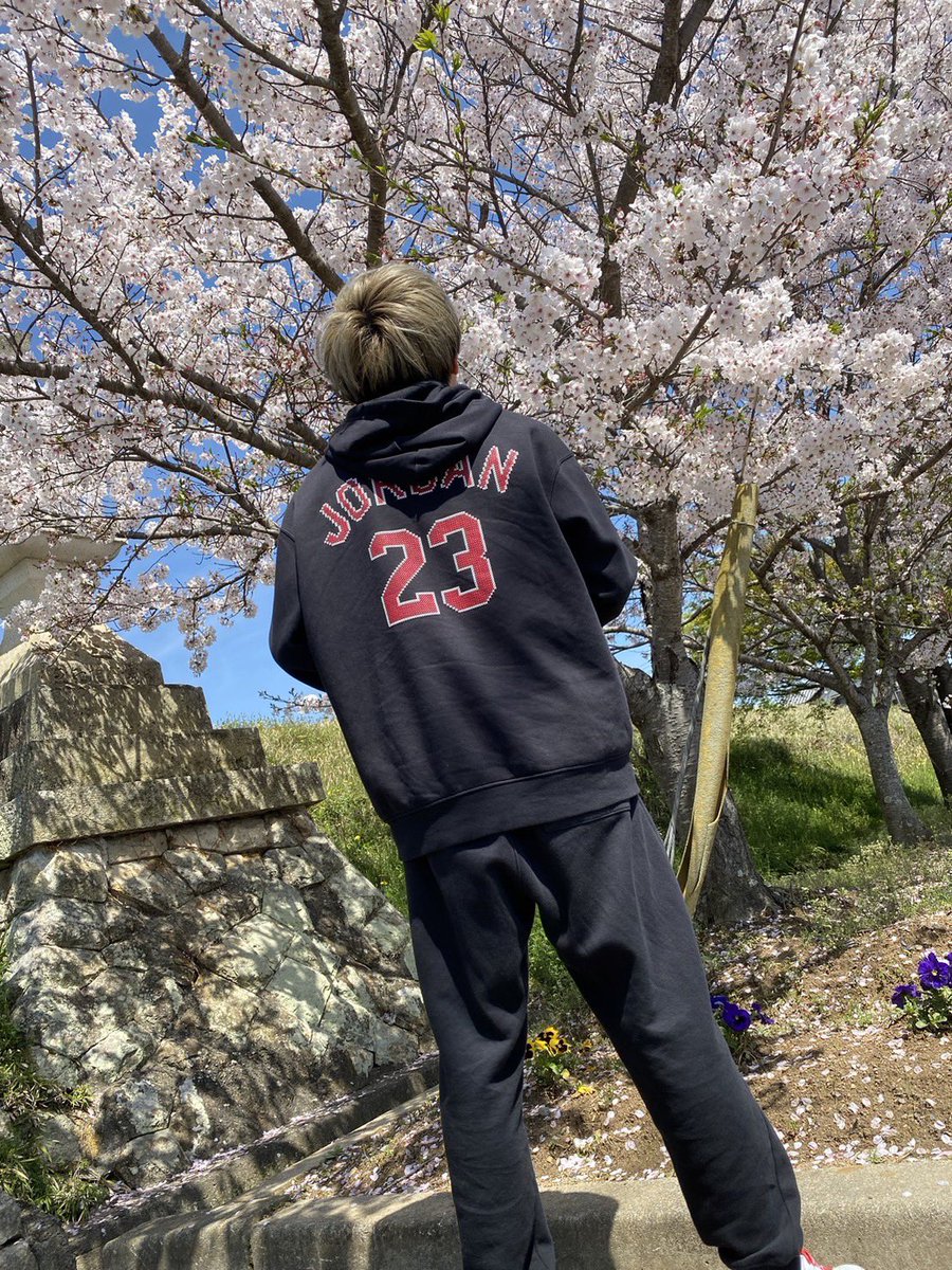 ComCom_ss's tweet photo. 🏷𓈒𓏸︎︎︎︎

97世代

コムドット箱推しよりのゆうた推し🟢

気軽にお話出来るようなお友達ができたら嬉しいです🤗

♡or↺でお迎えさせていただきます🤗

初タグなのでよく分からないですがこんな感じですか？🤣

CDF2年連続ソロ参戦して細々推し活してます🤣

#コムドット #コムレンジャー https://t.co/pJRQ90ZKGk