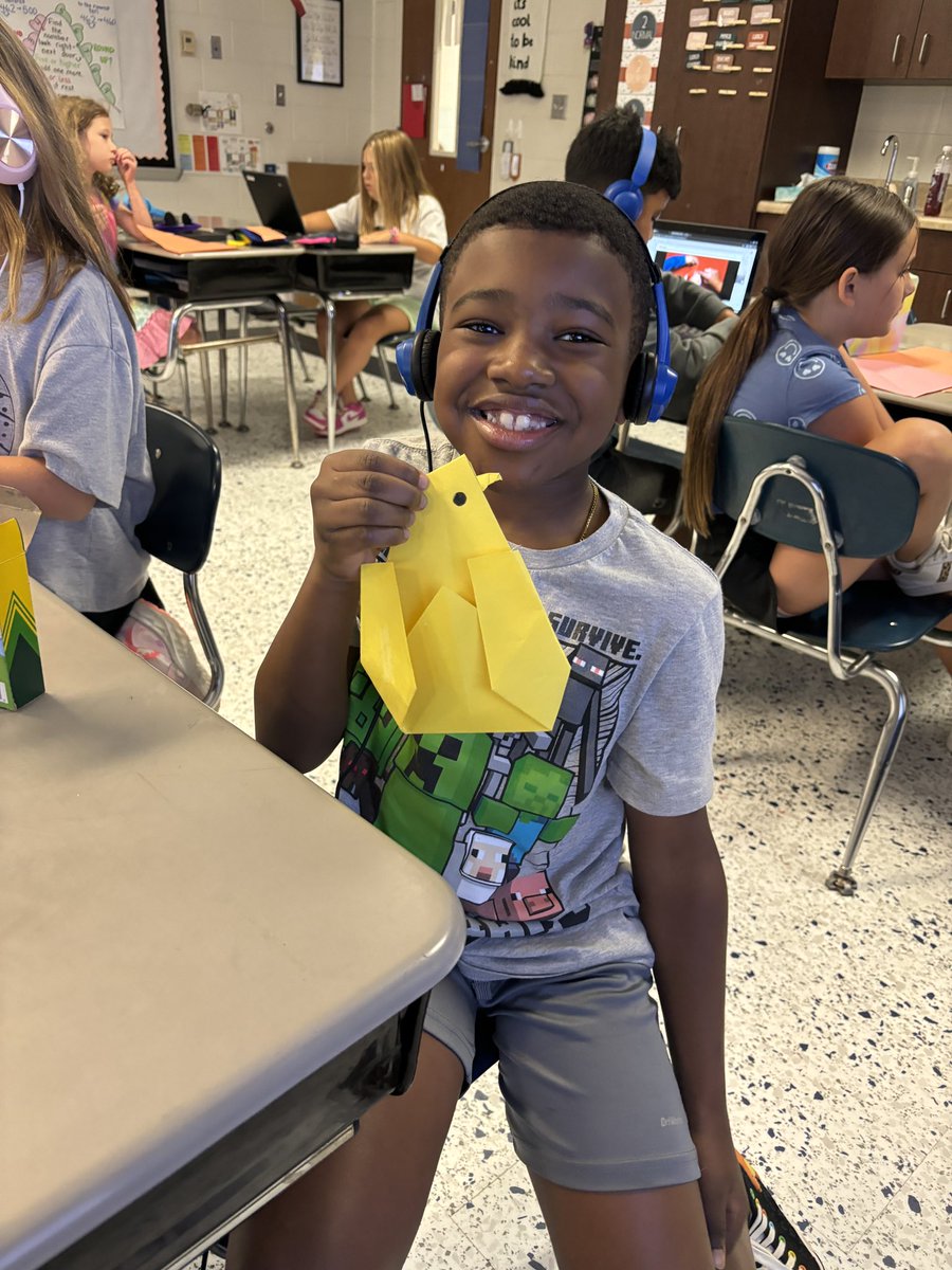 Miss Pellock ♡ tweet media