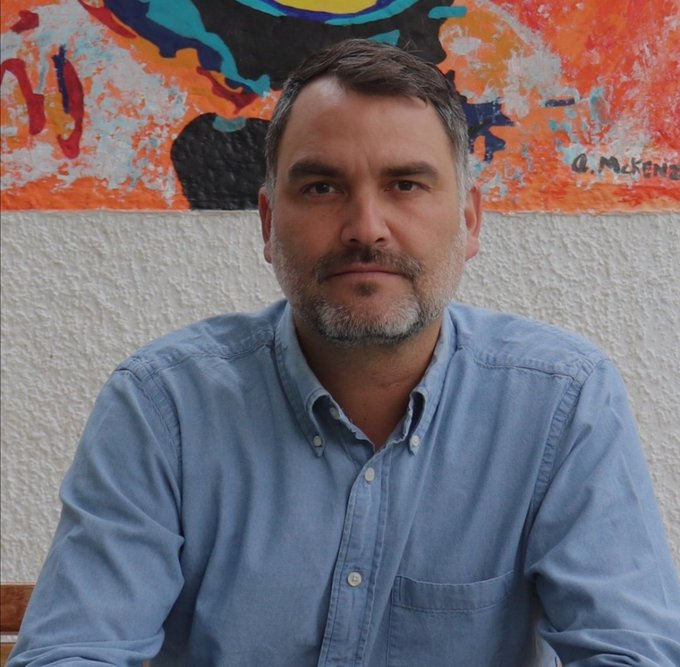 JEQuintanaL's tweet photo. Es tan grande y grotesco el ESCANDALO  DE  CORRUPCION  de Hermosilla que estamos dejando de lado a este infeliz, este CÓMPLICE y defensor de un abusador sexual NO puede seguir legislando.
FUERA  MACAYA !!!
#DerechaCorruptaYMiserable