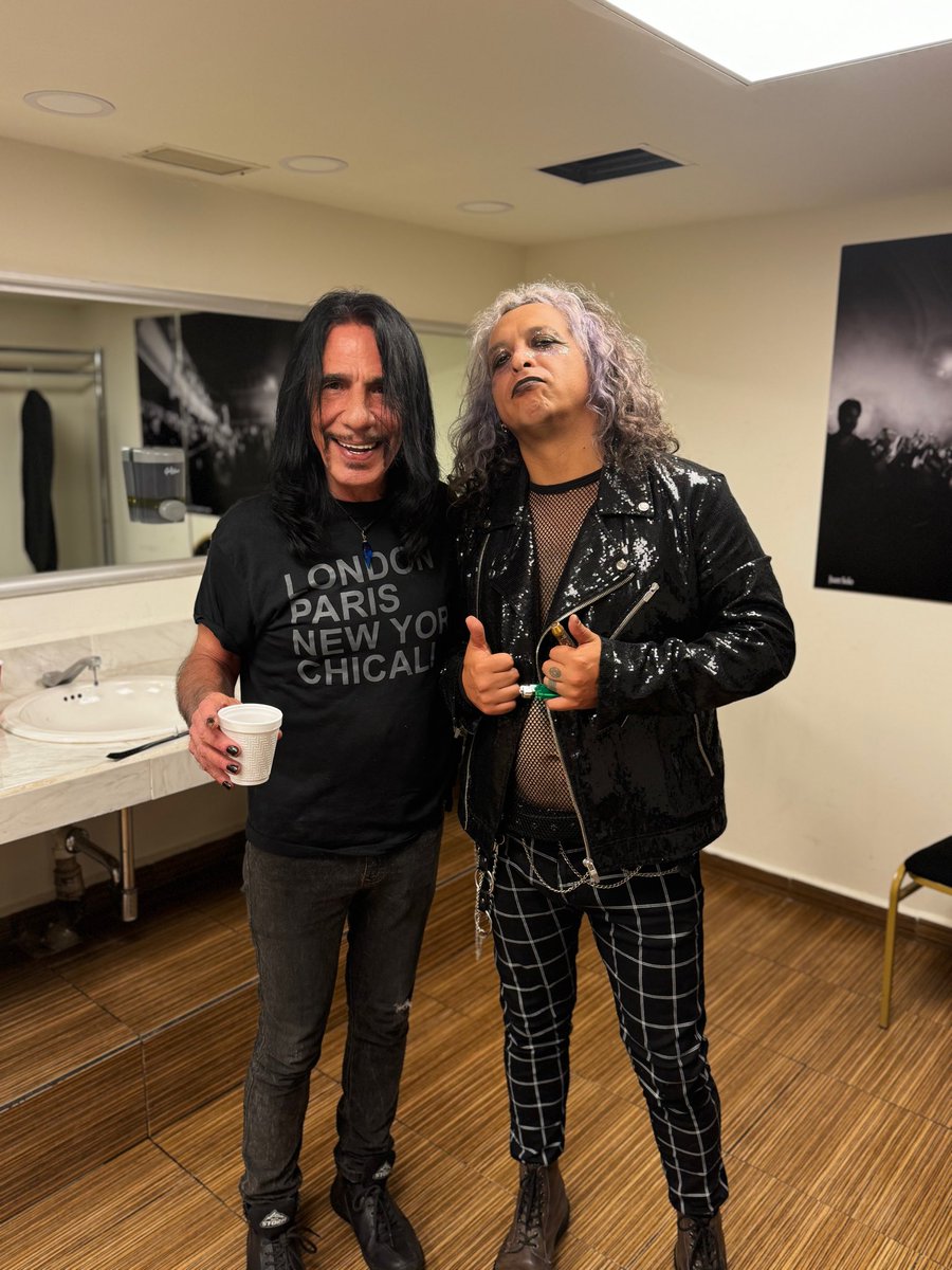 SociedadCapitol's tweet image. Recap de la participación de nuestro @Fer_Chatarrero en el #Homenaje a #Sax 🎷con @malditosdecora 

Estuvo bien chingón!!! 😎✌️