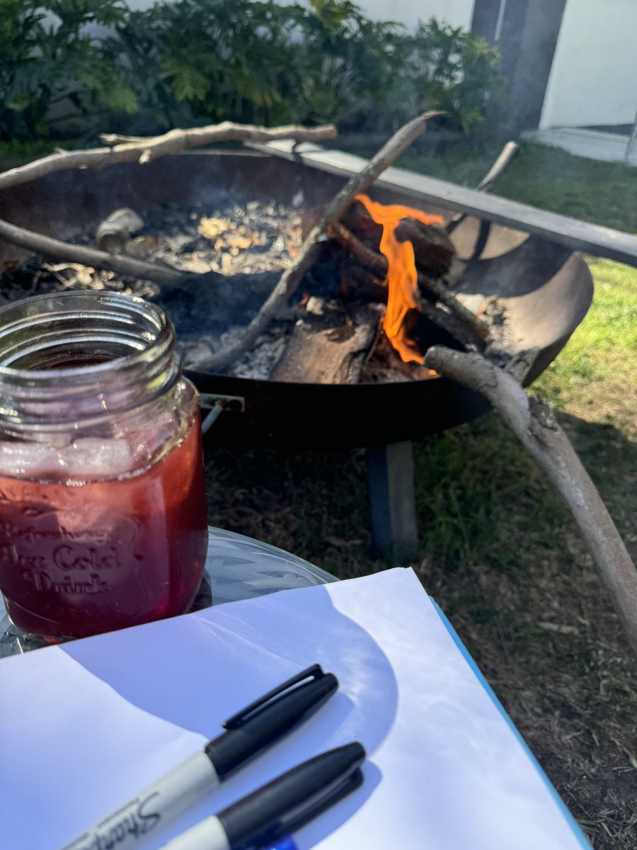 TheRealMews's tweet image. A bit of Fireside Journaling activated for today.

Who’s else takes regular time out, to journal and reflect? 

Set goals etc?