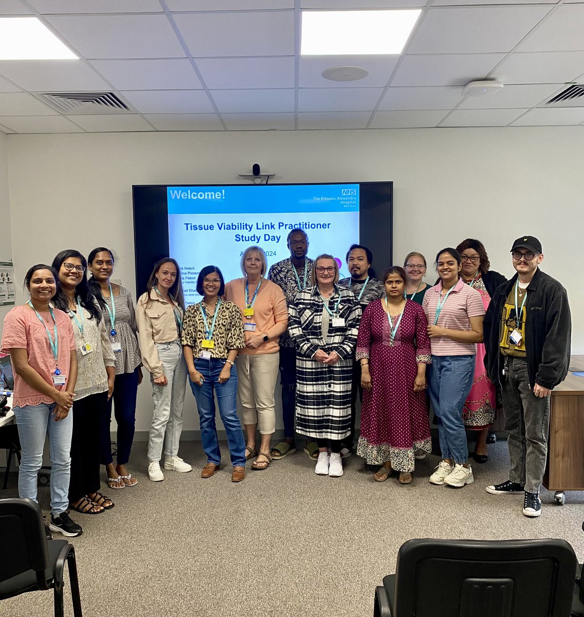 A warm welcome to our new tissue viability links! ☺️ From medical, surgical, paeds, ITU and outpatients deprtmts - fantastic representation across the Trust!
Wear those lanyards with pride 👏🏼 @NHSHarlow <a href="/joolsy_h/">Julie Hatch</a> 
#tissueviability #StopThePressure #tvns