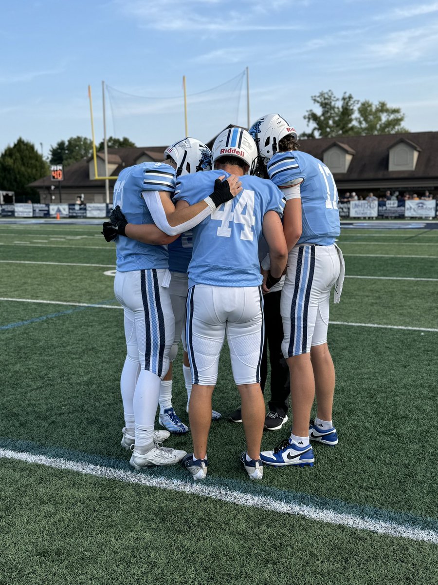 Q92Sports's tweet image. Click the link below for the full photo album from tonight’s matchup between @LouisvilleLepFB and @PhilaFootball 

facebook.com/q92sports?mibe… 📸 

#Q92Sports
#Score7