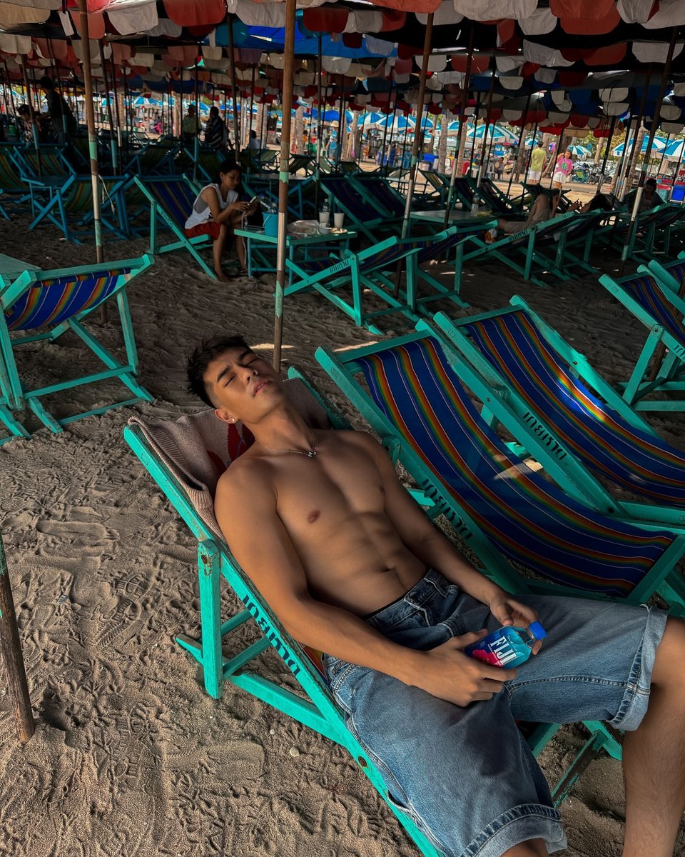 LiirBL's tweet image. holy shit how does this man just keep getting more gorgeous?!?!  #atomnathaphop