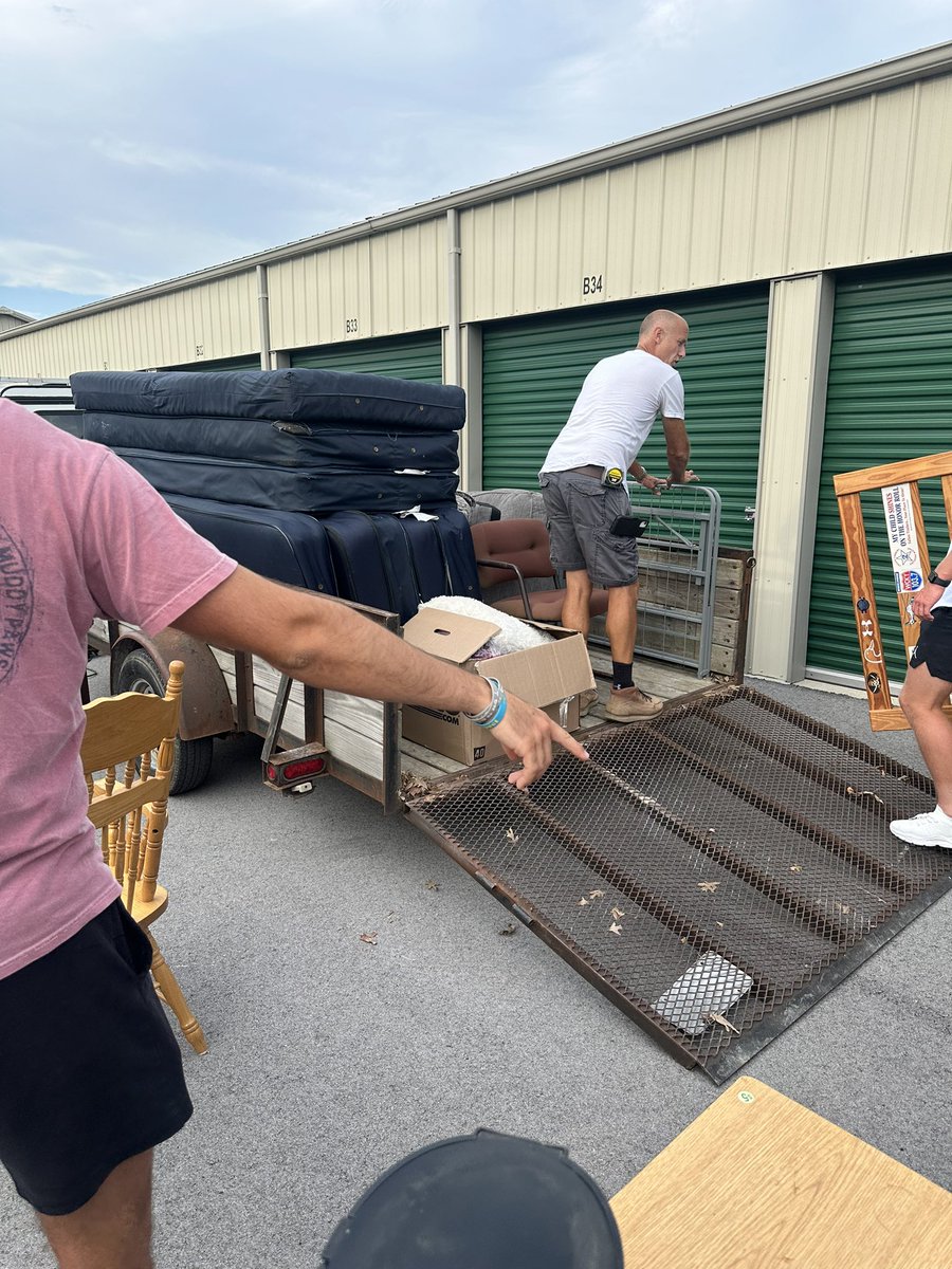 georgecarlsonLS's tweet photo. Had a blast moving tonight for the free food and furniture event tomorrow. Thank you too @ZiggyNIL @h2ochurchbg #globalconnectionsbg for the opportunity to help! https://t.co/Cf7Kh1fPjA