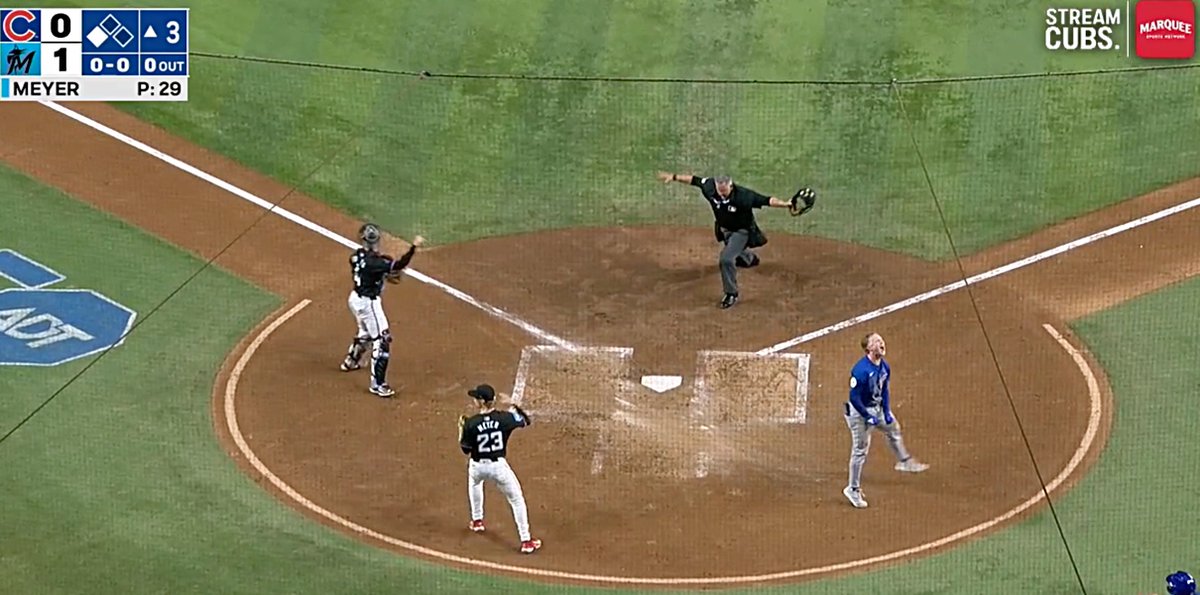 BleacherNation's tweet photo. 🚨 PCA INSIDE-THE-PARK HOME RUN 🚨

https://t.co/ScwzoOgrXU https://t.co/Za00jEjRuP