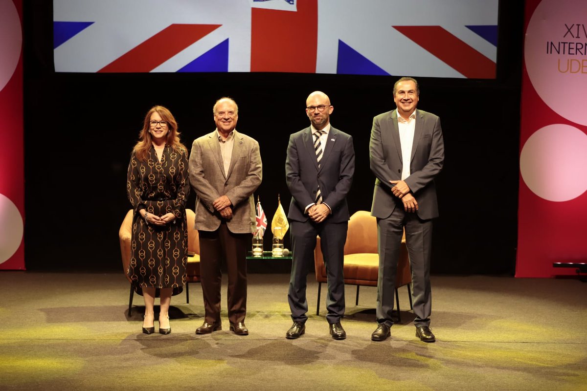 En el marco del 55° aniversario de nuestra institución, esta mañana dimos inicio a la Feria Internacional UDEM durante el otoño 2024. Reino Unido será el protagonista de esta edición, agradezco a Joe Aragon, Cónsul General del Reino Unido en Monterrey por acompañarnos.