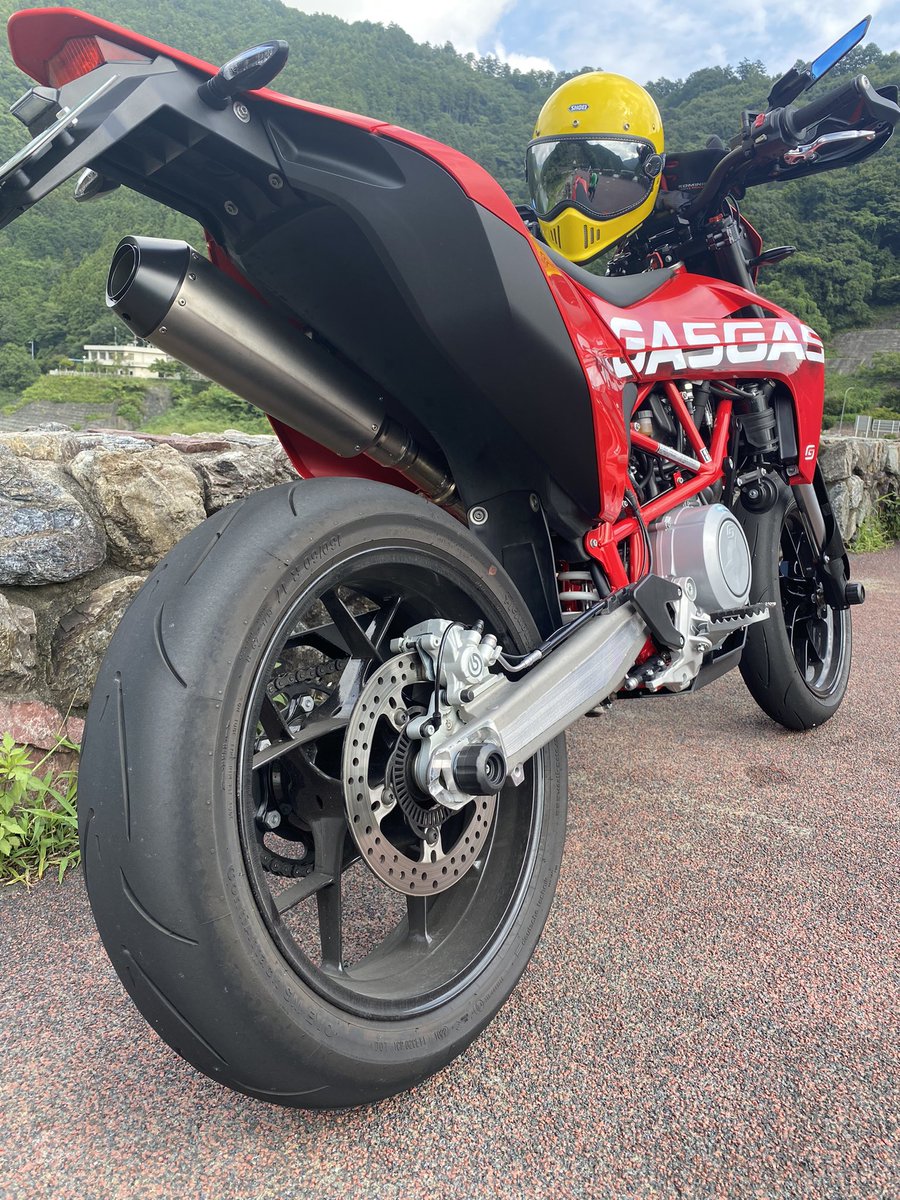 DOBERMAN6120's tweet photo. シェイクダウン🏍️
#gasgas
#sm700
#austinracing
#五月蝿いかな https://t.co/jXFDdBwwRh