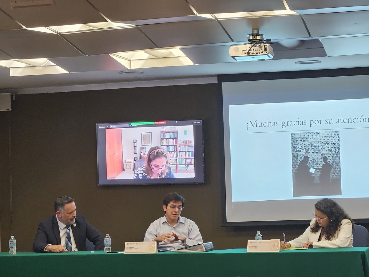 DPP_CIDE's tweet photo. #OrgulloDPP | En las instalaciones del @CIDE_MX tuvo lugar el examen de grado de Lidya Ugalde Gauzín (@lidya1235), quien presentó una investigación sobre el uso de herramientas digitales y trámites publicos. El Sinodo aprobó a Lidya por unanimidad.
¡Felicidades Dra. Ugalde! https://t.co/gR53y0UA0F