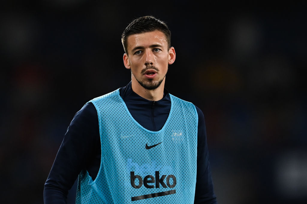 FabrizioRomano's tweet photo. 🔴⚪️🩺 Clement Lenglet has already accepted Barça proposal to extend his contract until June 2027 and he's in Madrid today for medical tests.

Atlético Madrid closed the deal on loan, no buy option; as revealed yesterday. https://t.co/Mr1nPH5bqk