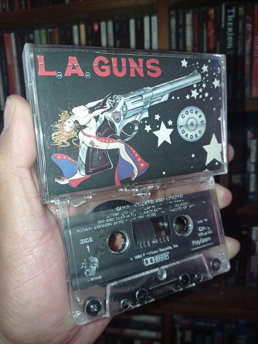 XIBILXIC's tweet photo. 🤔 @OfficialRJDio 🇺🇸 @laguns 🇺🇸 @queensryche 🇺🇸 @theRATTpack 🇺🇸 
cuá de todo lo aniversario de agoto? 😆😆
#Empire #SacredHeart #CockedAndLoaded #RattEP 
#FlashbackFriday #CassetteMania https://t.co/YE9JkD6dBG